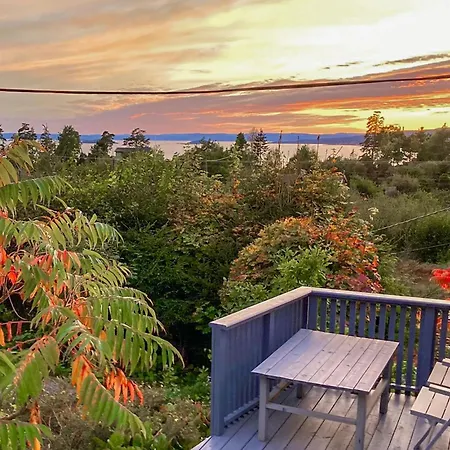 Gorgeous In With Kitchen בית נופש